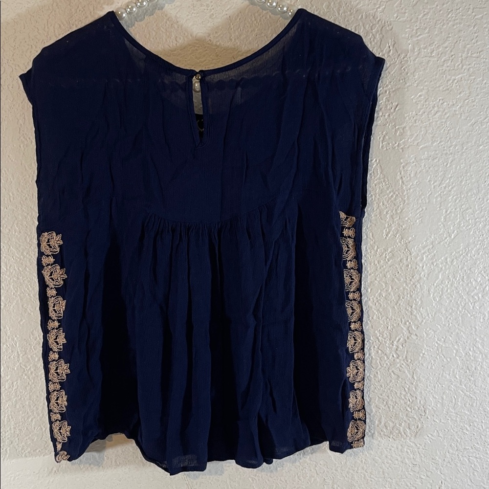 FOREVER 21 Embroidery Navy Blue Sleeveless Blouse Size Small - Picture 3 of 6